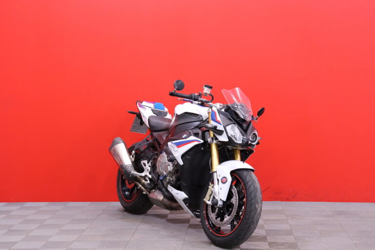 BMW - S - 1000R // Huoltokirja / Shifter Pro / Ajomodet Pro / DTC / ABS // - Moottoripyörä
