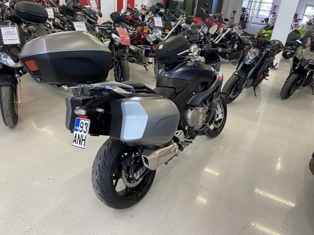 BMW - S - 1000XR // 1-om / 3x-laukut / Huoltokirja // BMW - S - 1000XR // 1-om / 3x-laukut / Huoltokirja // - Moottoripyörä