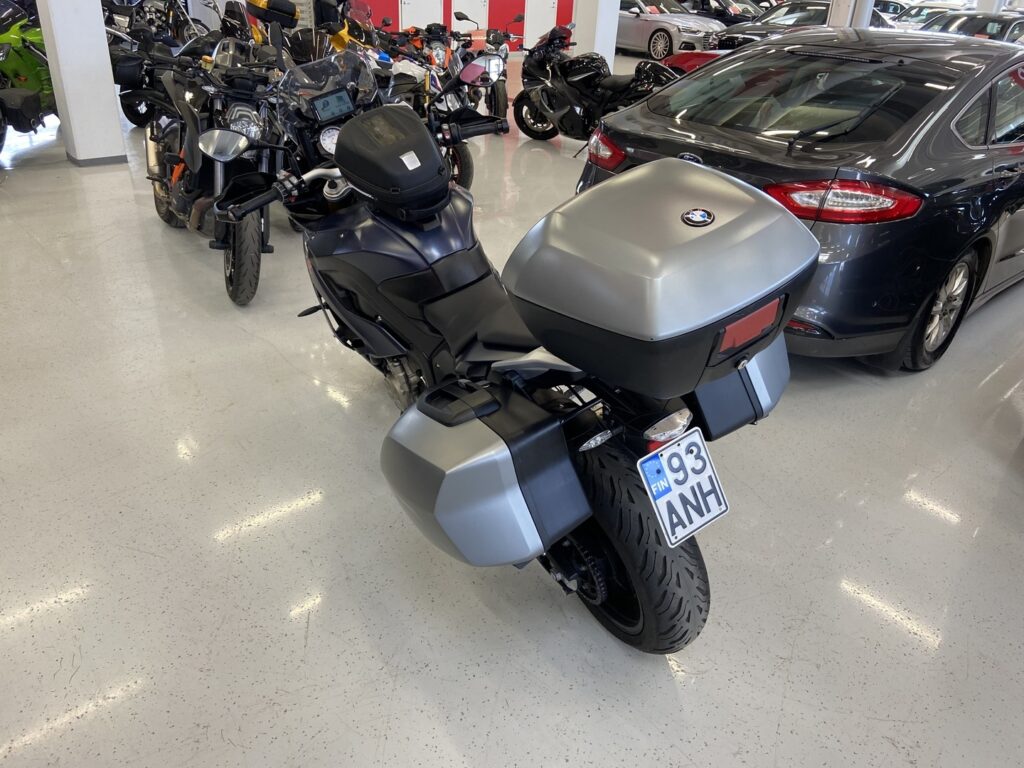 BMW - S - 1000XR // 1-om / 3x-laukut / Huoltokirja // BMW - S - 1000XR // 1-om / 3x-laukut / Huoltokirja // - Moottoripyörä