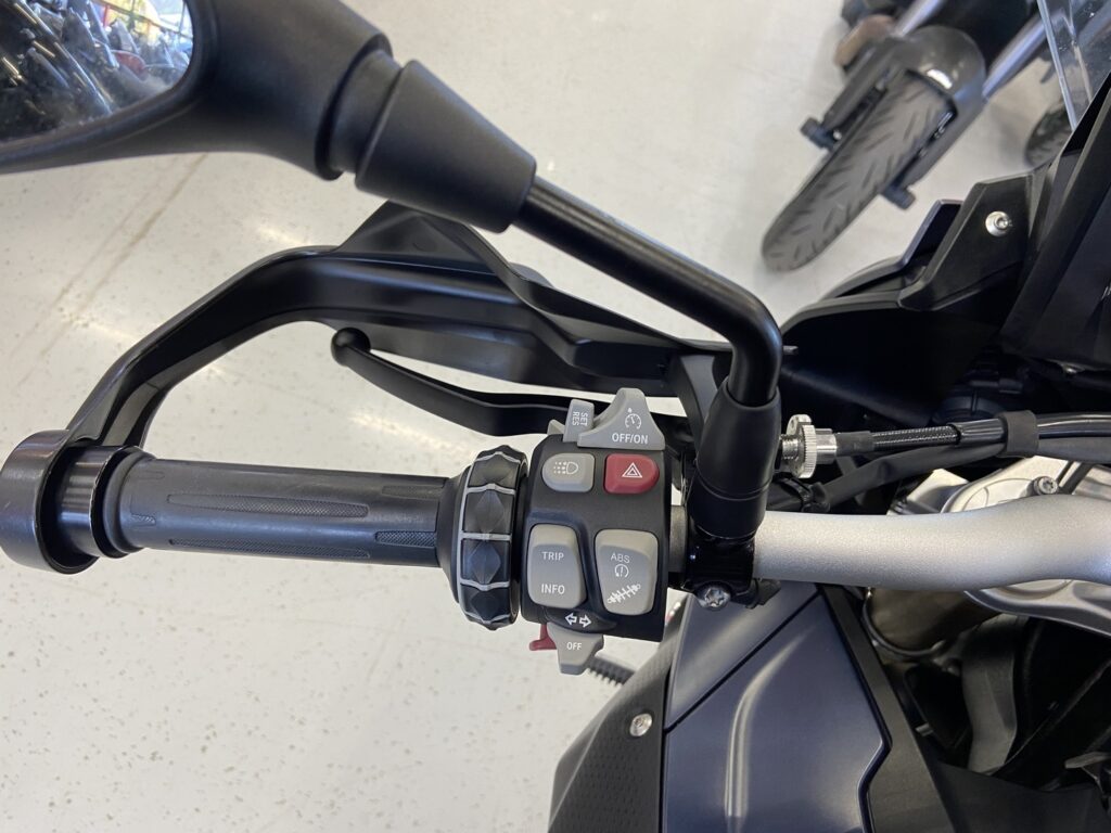 BMW - S - 1000XR // 1-om / 3x-laukut / Huoltokirja // BMW - S - 1000XR // 1-om / 3x-laukut / Huoltokirja // - Moottoripyörä
