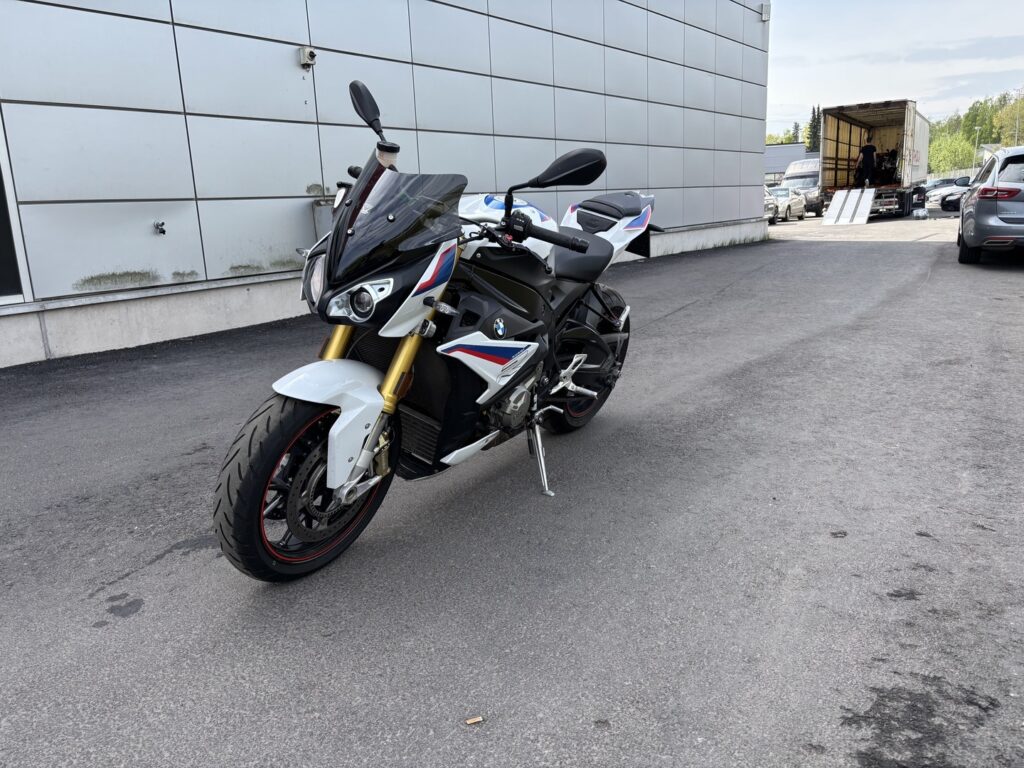 BMW - S - 1000R // Juuri saapunut! / Akrapovic / Shifter // BMW - S - 1000R // Juuri saapunut! / Akrapovic / Shifter // - Moottoripyörä