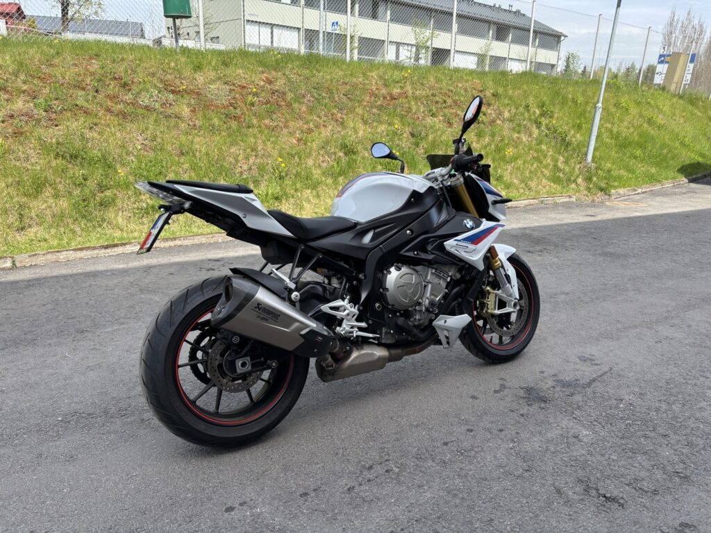 BMW - S - 1000R // Juuri saapunut! / Akrapovic / Shifter // BMW - S - 1000R // Juuri saapunut! / Akrapovic / Shifter // - Moottoripyörä