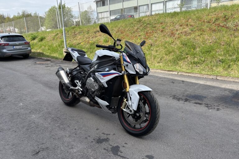 BMW - S - 1000R // Juuri saapunut! / Akrapovic / Shifter // - Moottoripyörä