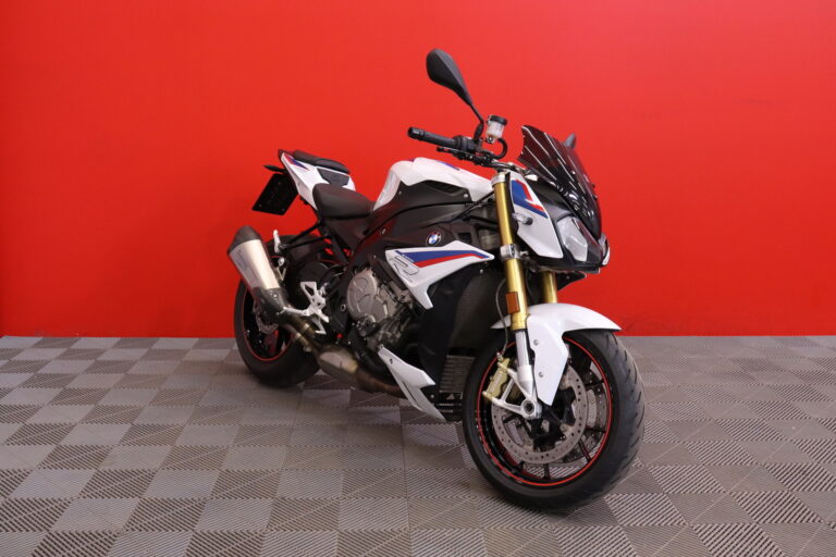 BMW S