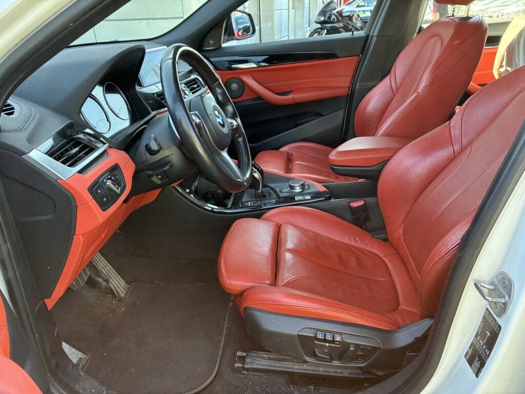 BMW - X2 - F39 sDrive 18d A Business M sport X / / Magmarot Nahat Muistilla / H&K / HUD / Panorama / Comfort access BMW - X2 - F39 sDrive 18d A Business M sport X / / Magmarot Nahat Muistilla / H&K / HUD / Panorama / Comfort access - Maastoauto
