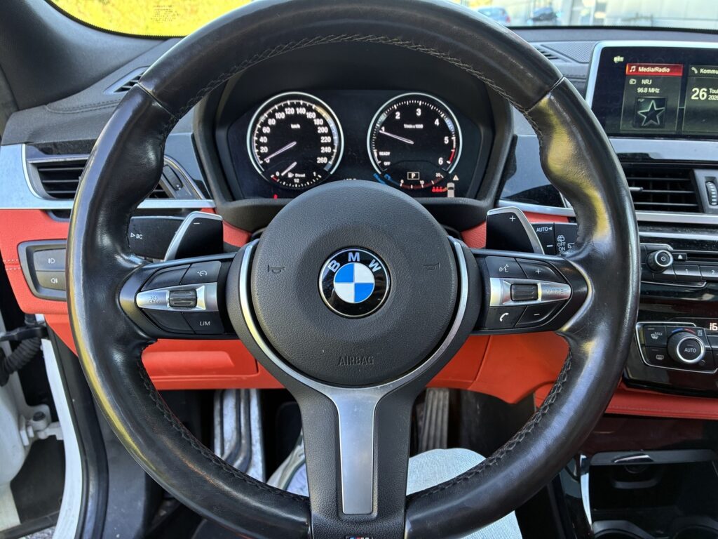 BMW - X2 - F39 sDrive 18d A Business M sport X / / Magmarot Nahat Muistilla / H&K / HUD / Panorama / Comfort access BMW - X2 - F39 sDrive 18d A Business M sport X / / Magmarot Nahat Muistilla / H&K / HUD / Panorama / Comfort access - Maastoauto