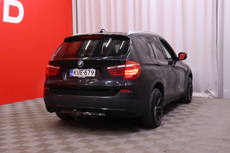 BMW - X3 - xDRIVE20d Farmari // MYYDÄÄN HUUTOKAUPAT.COM! / Vakkari / Vetokoukku / Prof. Navi / Sporttipenkit / Bluetooth // - Farmari
