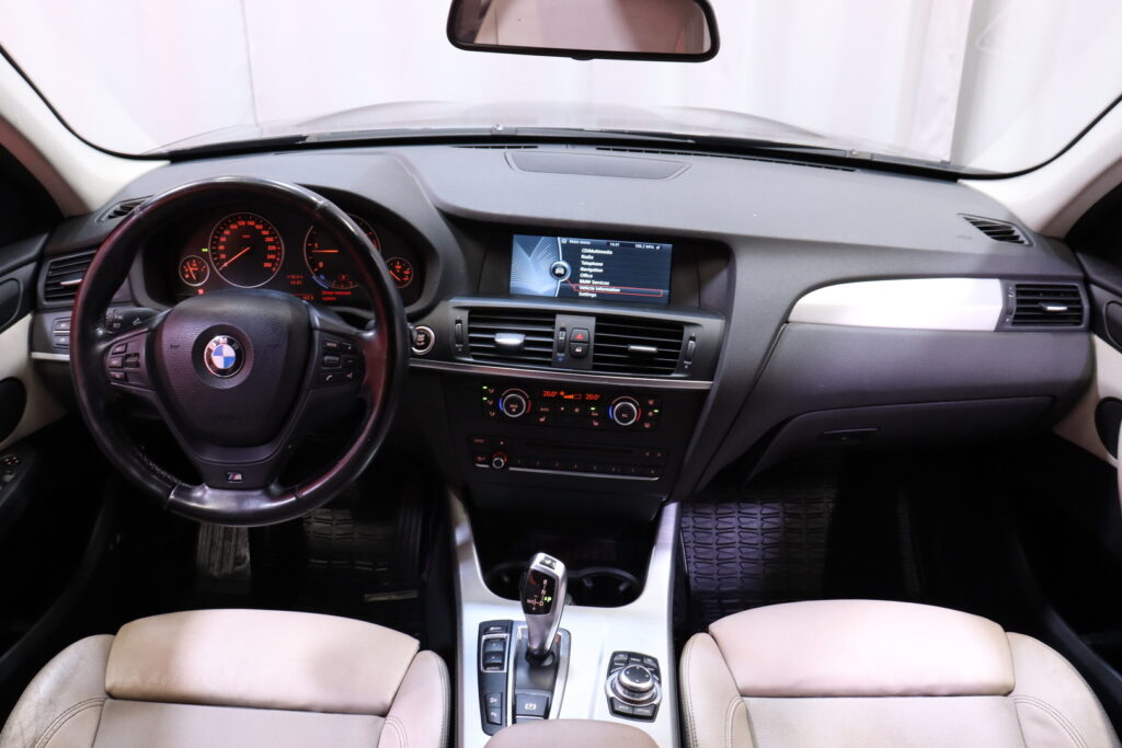 BMW - X3 - xDRIVE20d Farmari // MYYDÄÄN HUUTOKAUPAT.COM! / Vakkari / Vetokoukku / Prof. Navi / Sporttipenkit / Bluetooth // BMW - X3 - xDRIVE20d Farmari // MYYDÄÄN HUUTOKAUPAT.COM! / Vakkari / Vetokoukku / Prof. Navi / Sporttipenkit / Bluetooth // - Farmari