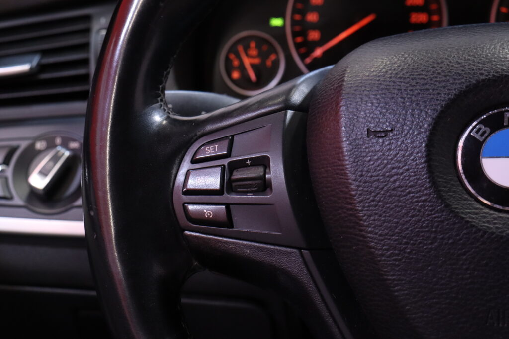 BMW - X3 - xDRIVE20d Farmari // MYYDÄÄN HUUTOKAUPAT.COM! / Vakkari / Vetokoukku / Prof. Navi / Sporttipenkit / Bluetooth // BMW - X3 - xDRIVE20d Farmari // MYYDÄÄN HUUTOKAUPAT.COM! / Vakkari / Vetokoukku / Prof. Navi / Sporttipenkit / Bluetooth // - Farmari