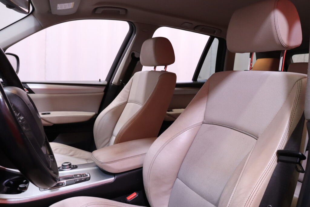 BMW - X3 - xDRIVE20d Farmari // MYYDÄÄN HUUTOKAUPAT.COM! / Vakkari / Vetokoukku / Prof. Navi / Sporttipenkit / Bluetooth // BMW - X3 - xDRIVE20d Farmari // MYYDÄÄN HUUTOKAUPAT.COM! / Vakkari / Vetokoukku / Prof. Navi / Sporttipenkit / Bluetooth // - Farmari
