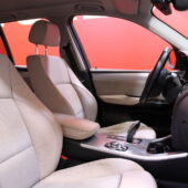 BMW - X3 - xDRIVE20d Farmari // MYYDÄÄN HUUTOKAUPAT.COM! / Vakkari / Vetokoukku / Prof. Navi / Sporttipenkit / Bluetooth // - Farmari