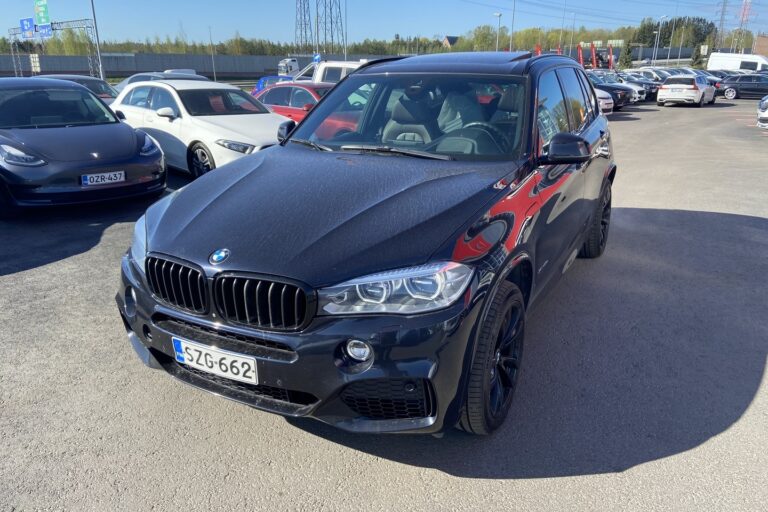 BMW - X5 - F15 xDrive40e A / M-Sport / - Maastoauto