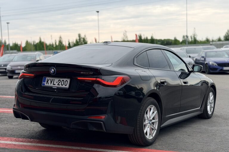 BMW - i4 - eDrive40 - Sedan