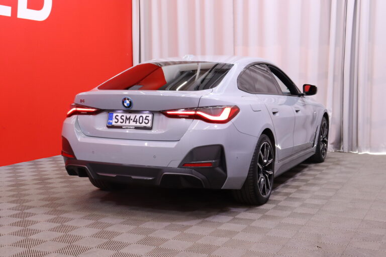 BMW - i4 - eDrive40 M Sport / Laser / HUD / ACC / Kamera / Avaimeton kulku - Sedan