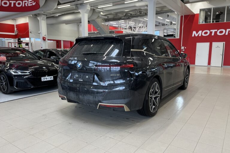 BMW - iX - xDrive 40 // Laser / Sky Lounge / H&K / DAP / 360 / HUD / Hieronta / Muistipenkit / Comfort access // - Maastoauto