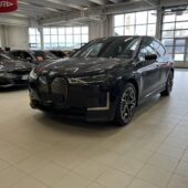 BMW - iX - xDrive 40 // Laser / Sky Lounge / H&K / DAP / 360 / HUD / Hieronta / Muistipenkit / Comfort access // - Maastoauto