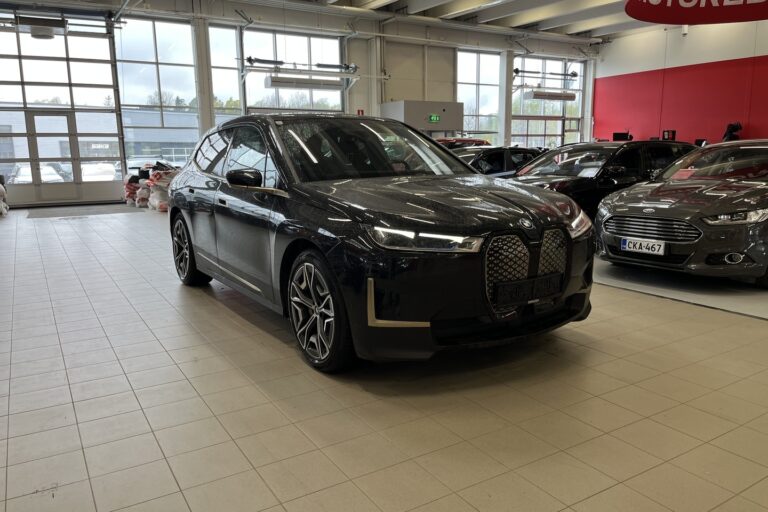 BMW - iX - xDrive 40 // Laser / Sky Lounge / H&K / DAP / 360 / HUD / Hieronta / Muistipenkit / Comfort access // - Maastoauto