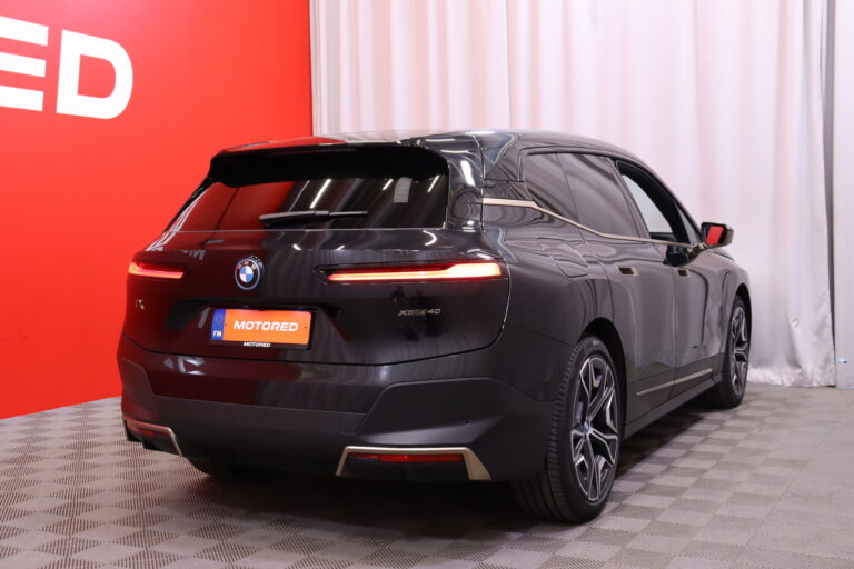 BMW - iX - xDrive 40 // Laser / Sky Lounge / H&K / DAP / 360 / HUD / Hieronta / Muistipenkit / Comfort access // - Maastoauto