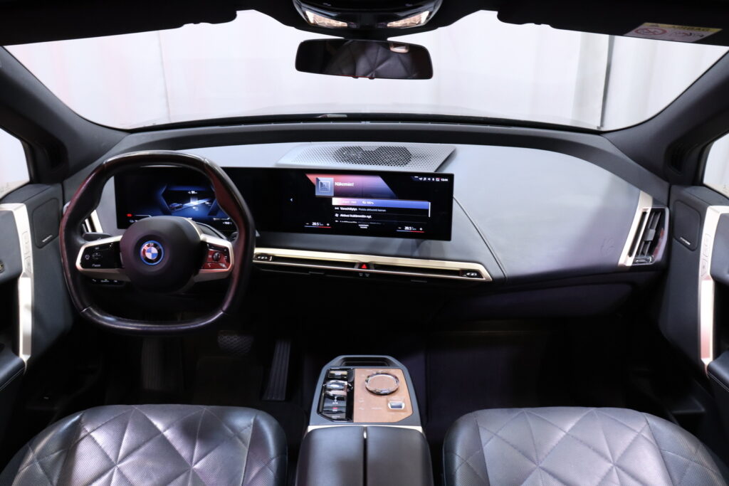 tuotekuva-BMW-iX-RXT-529-2026-05-15-092103-18 tuotekuva-BMW-iX-RXT-529-2026-05-15-092103-18