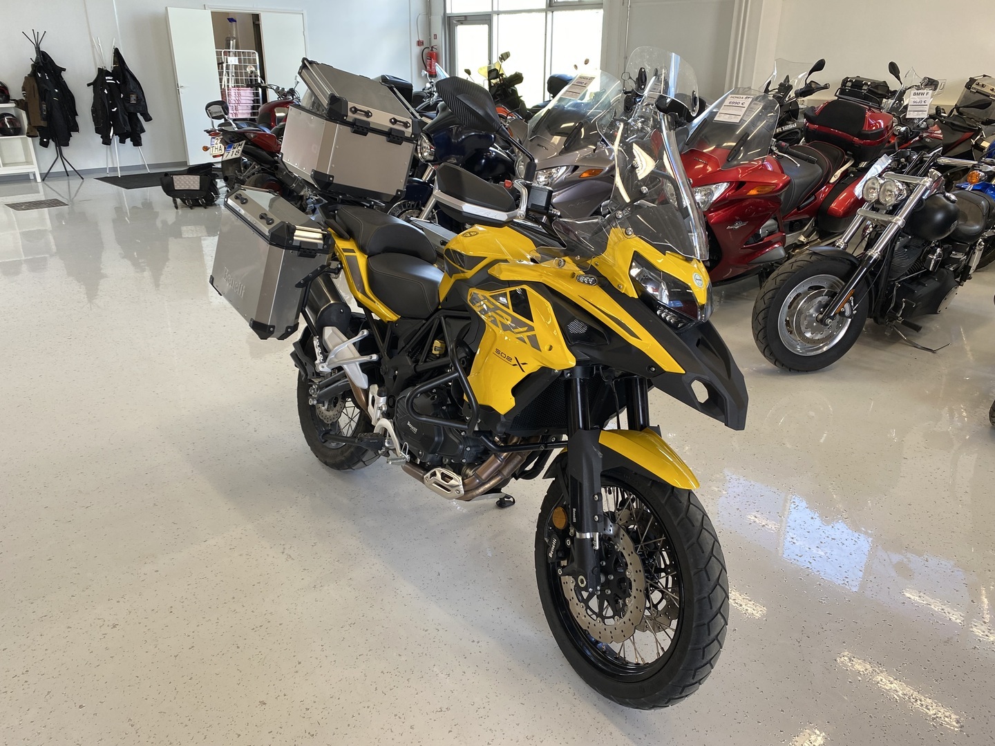 Benelli - TRK - 502X // Juuri saapunut! / Suomi-pyörä / Laukut / Raudat // - Moottoripyörä