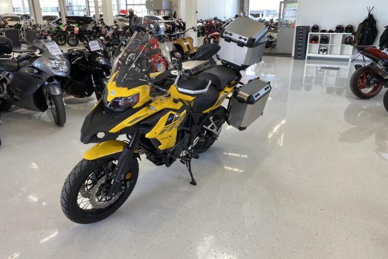 Benelli - TRK - 502X // Juuri saapunut! / Suomi-pyörä / Laukut / Raudat // - Moottoripyörä
