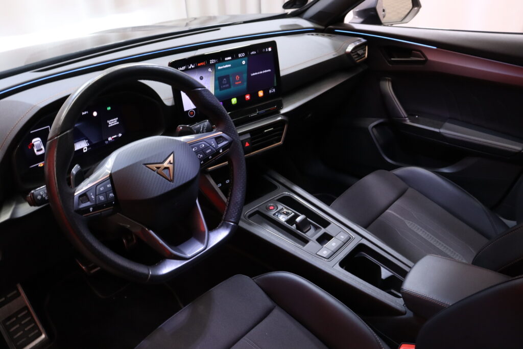 Cupra - Formentor - VZ 1.4 PHEV 180 kW e-HYBRID DSG // 1.om Suomi-Auto / Merkkihuollettu / ACC / P-kamera / Koukku / Carplay / Navi / LED // Cupra - Formentor - VZ 1.4 PHEV 180 kW e-HYBRID DSG // 1.om Suomi-Auto / Merkkihuollettu / ACC / P-kamera / Koukku / Carplay / Navi / LED // - Maastoauto