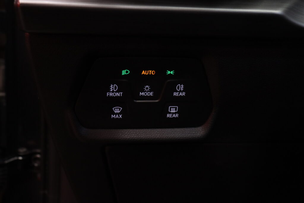 Cupra - Formentor - VZ 1.4 PHEV 180 kW e-HYBRID DSG // 1.om Suomi-Auto / Merkkihuollettu / ACC / P-kamera / Koukku / Carplay / Navi / LED // Cupra - Formentor - VZ 1.4 PHEV 180 kW e-HYBRID DSG // 1.om Suomi-Auto / Merkkihuollettu / ACC / P-kamera / Koukku / Carplay / Navi / LED // - Maastoauto