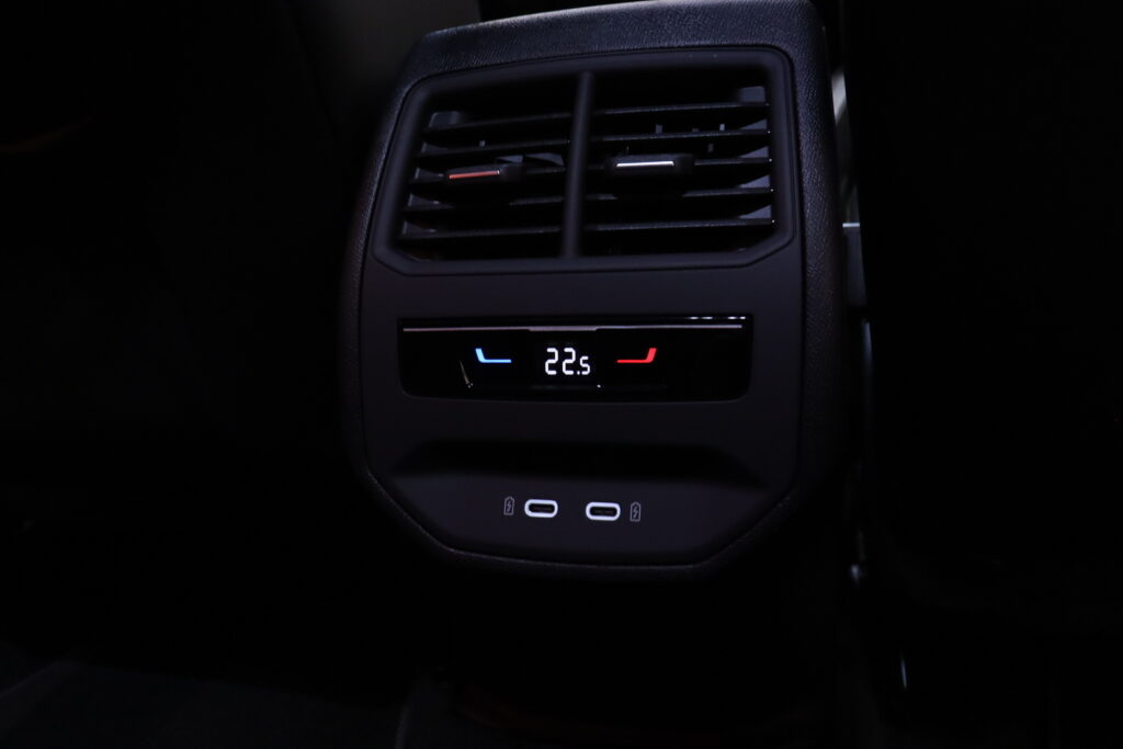 Cupra - Formentor - VZ 1.4 PHEV 180 kW e-HYBRID DSG // 1.om Suomi-Auto / Merkkihuollettu / ACC / P-kamera / Koukku / Carplay / Navi / LED // Cupra - Formentor - VZ 1.4 PHEV 180 kW e-HYBRID DSG // 1.om Suomi-Auto / Merkkihuollettu / ACC / P-kamera / Koukku / Carplay / Navi / LED // - Maastoauto