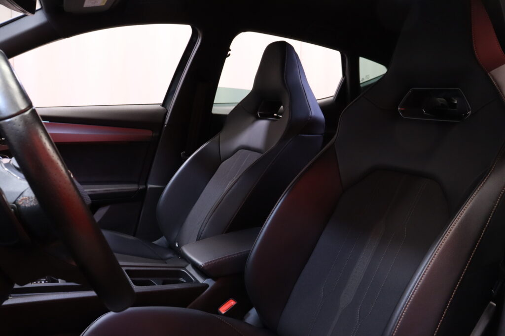 Cupra - Formentor - VZ 1.4 PHEV 180 kW e-HYBRID DSG // 1.om Suomi-Auto / Merkkihuollettu / ACC / P-kamera / Koukku / Carplay / Navi / LED // Cupra - Formentor - VZ 1.4 PHEV 180 kW e-HYBRID DSG // 1.om Suomi-Auto / Merkkihuollettu / ACC / P-kamera / Koukku / Carplay / Navi / LED // - Maastoauto