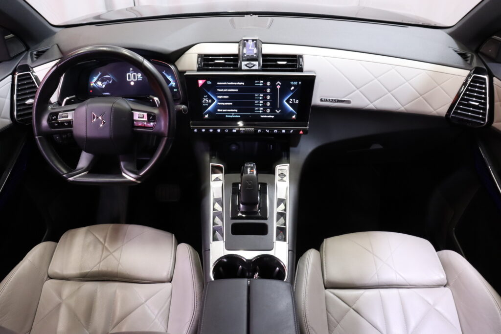 DS - 7 Crossback - E-Tense 4x4 Plug-in Hybrid Grand Chic // Focal Audio System / ACC / LED Vision / SUOMI-auto // DS - 7 Crossback - E-Tense 4x4 Plug-in Hybrid Grand Chic // Focal Audio System / ACC / LED Vision / SUOMI-auto // - Maastoauto