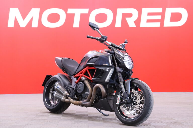 DUCATI - DIAVEL - 1200 Carbon // Termignoni / Brembo / ABS / Huoltokirja // - Moottoripyörä