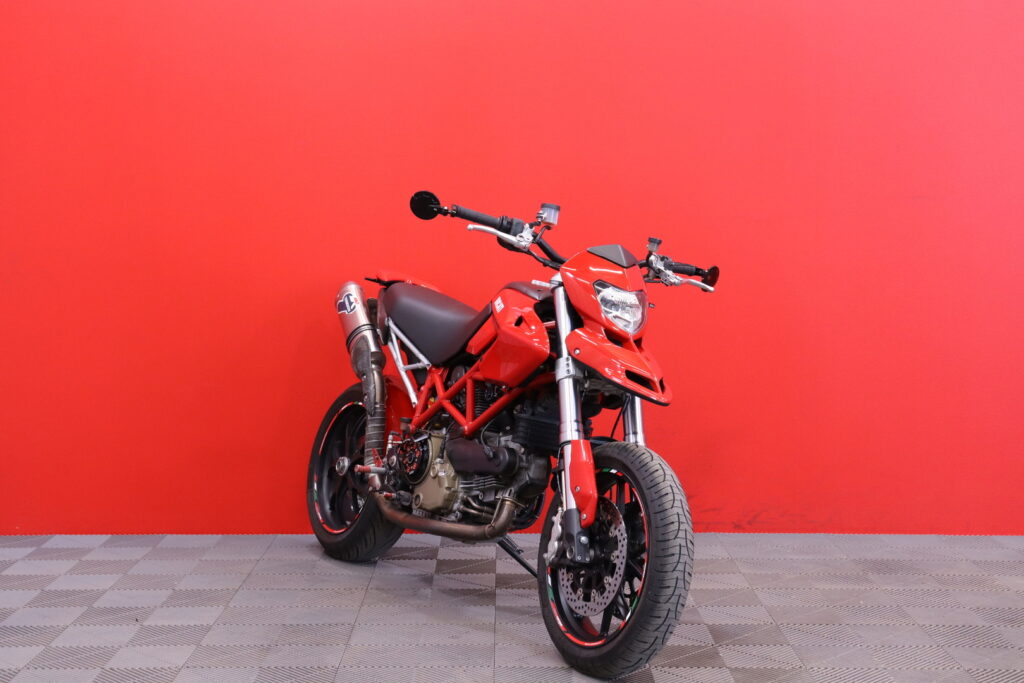 DUCATI - HYPERMOTARD - 1100 // A2 kuristettavissa / Suomi-pyörä / Hiilikuitu / Termignoni / Huoltokirja // DUCATI - HYPERMOTARD - 1100 // A2 kuristettavissa / Suomi-pyörä / Hiilikuitu / Termignoni / Huoltokirja // - Moottoripyörä