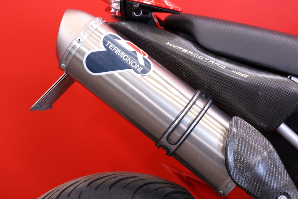 DUCATI - HYPERMOTARD - 1100 // A2 kuristettavissa / Suomi-pyörä / Hiilikuitu / Termignoni / Huoltokirja // DUCATI - HYPERMOTARD - 1100 // A2 kuristettavissa / Suomi-pyörä / Hiilikuitu / Termignoni / Huoltokirja // - Moottoripyörä