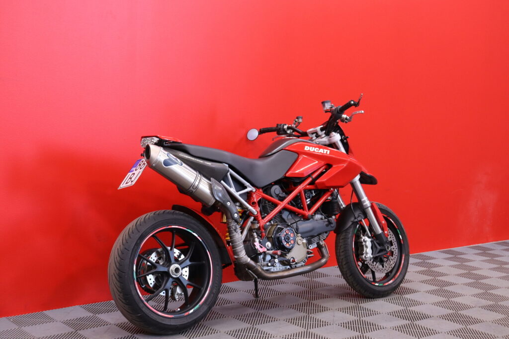 DUCATI - HYPERMOTARD - 1100 // A2 kuristettavissa / Suomi-pyörä / Hiilikuitu / Termignoni / Huoltokirja // DUCATI - HYPERMOTARD - 1100 // A2 kuristettavissa / Suomi-pyörä / Hiilikuitu / Termignoni / Huoltokirja // - Moottoripyörä