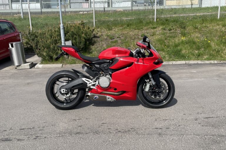 Ducati - 899 Panigale - // Huoltokirja / Termignoni sliparit / ABS / Vaihdennäyttö /  LED vilkut ja takavalo // - Moottoripyörä