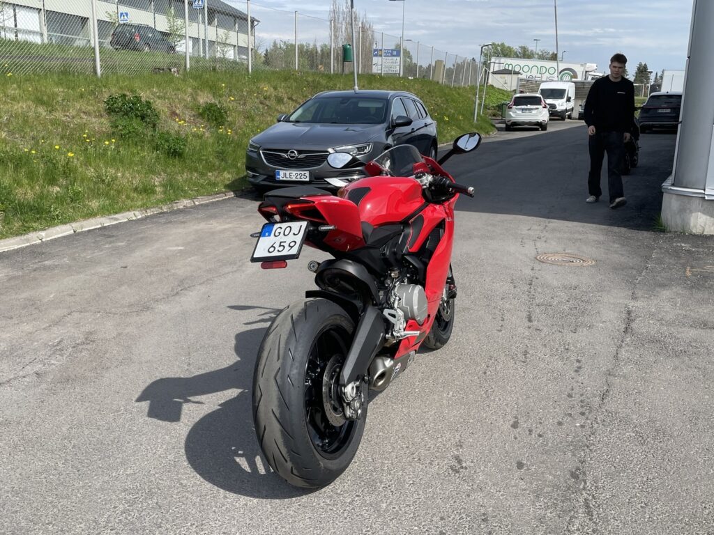 Ducati - 899 Panigale - // Huoltokirja / Termignoni sliparit / ABS / Vaihdennäyttö / LED vilkut ja takavalo // Ducati - 899 Panigale - // Huoltokirja / Termignoni sliparit / ABS / Vaihdennäyttö / LED vilkut ja takavalo // - Moottoripyörä