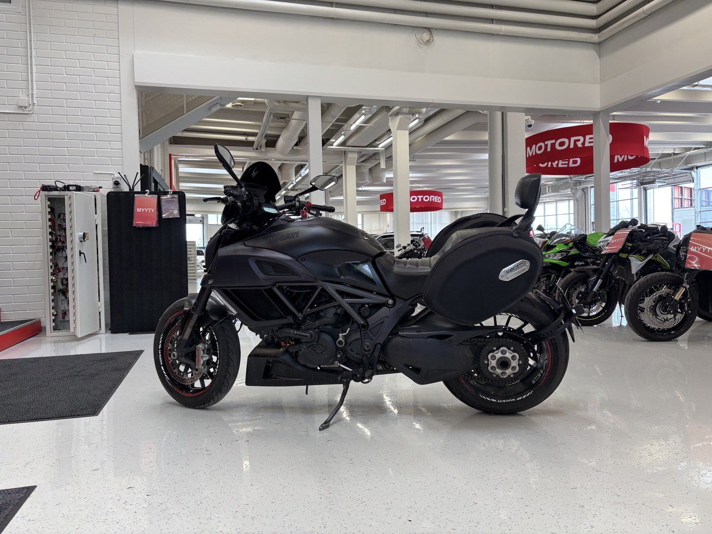 Ducati - Diavel - 1200 // Juuri Saapunut! / Suomi-pyörä / Ajomodet / DTC / ABS // - Moottoripyörä