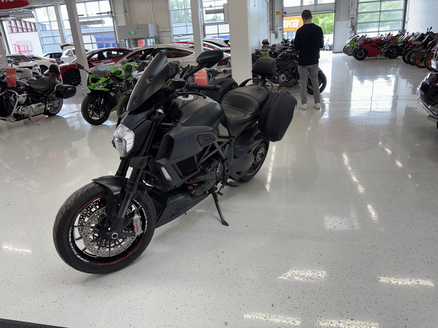 Ducati - Diavel - 1200 // Juuri Saapunut! / Suomi-pyörä / Ajomodet / DTC / ABS // - Moottoripyörä