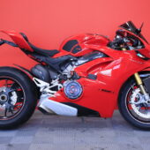 Ducati - PANIGALE V4 - S // Juuri saapunut! / Uudet renkaat / Öhlins / Hiilikuitua / - Moottoripyörä