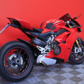 Ducati - PANIGALE V4 - S // Juuri saapunut! / Uudet renkaat / Öhlins / Hiilikuitua / - Moottoripyörä