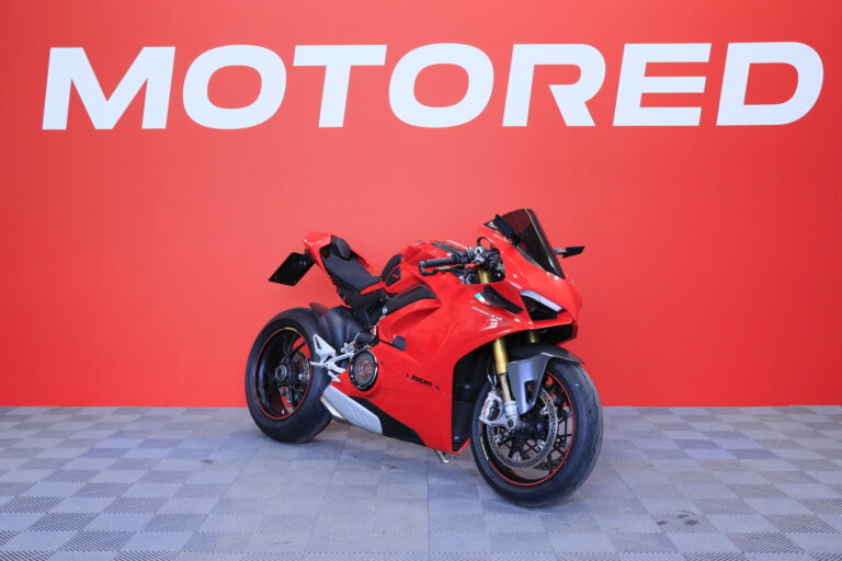 Ducati - PANIGALE V4 - S // Juuri saapunut! / Uudet renkaat / Öhlins / Hiilikuitua / - Moottoripyörä
