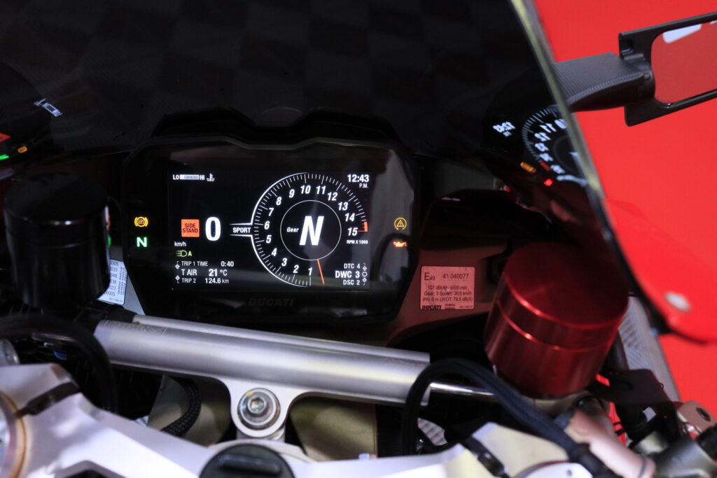 Ducati - PANIGALE V4 - S // Juuri saapunut! / Uudet renkaat / Öhlins / Hiilikuitua / Ducati - PANIGALE V4 - S // Juuri saapunut! / Uudet renkaat / Öhlins / Hiilikuitua / - Moottoripyörä