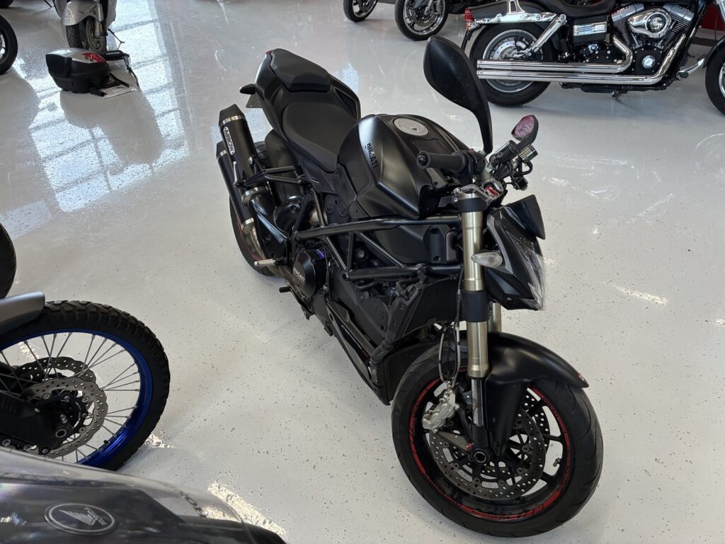 Ducati - STREETFIGHTER - 848 // Arrow / Brembo / Teräspunoletkut / Säädettävät kahvat / Siisti! // Ducati - STREETFIGHTER - 848 // Arrow / Brembo / Teräspunoletkut / Säädettävät kahvat / Siisti! // - Moottoripyörä