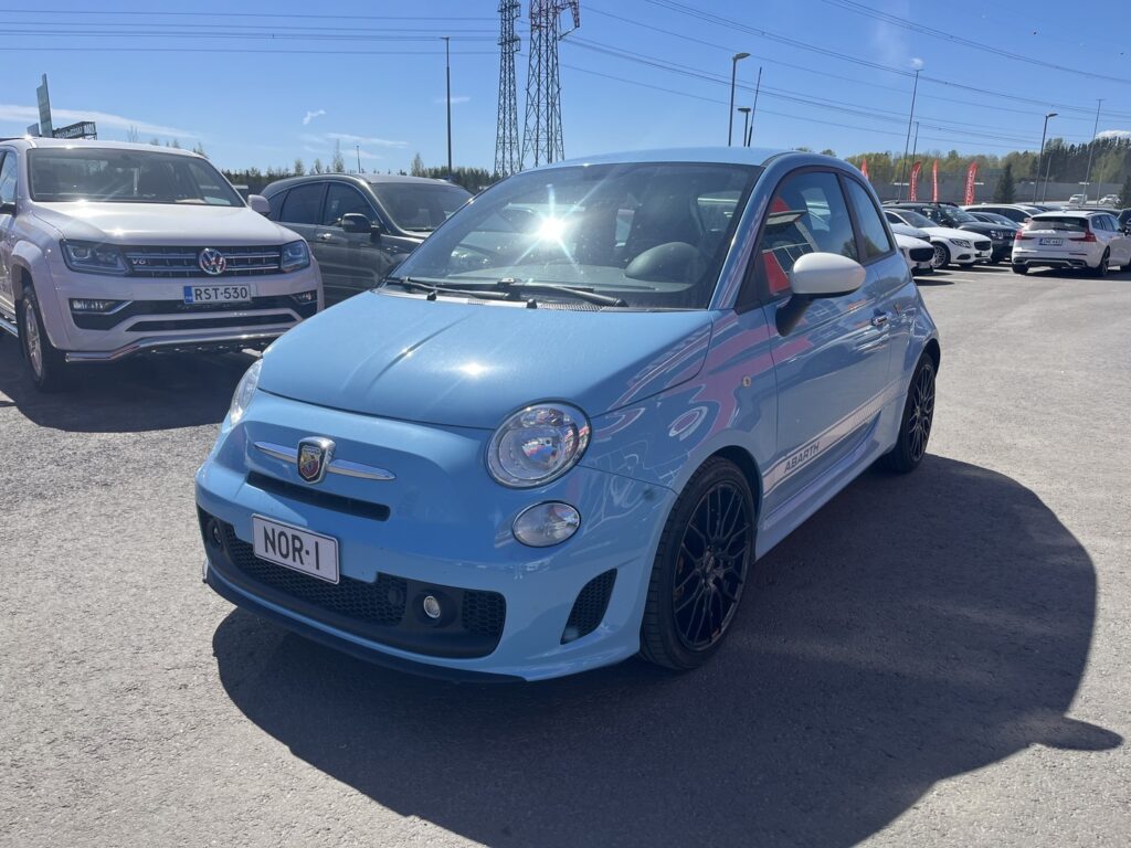 Fiat Abarth - 500 - 1,4 T-Jet 135hv Abarth Competizione // Sporttipenkit / Blue&me / P.tutka / Sumuvalot / ilmastointi // Fiat Abarth - 500 - 1,4 T-Jet 135hv Abarth Competizione // Sporttipenkit / Blue&me / P.tutka / Sumuvalot / ilmastointi // - Viistoperä