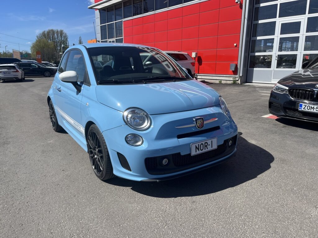 Fiat Abarth - 500 - 1,4 T-Jet 135hv Abarth Competizione // Sporttipenkit / Blue&me / P.tutka / Sumuvalot / ilmastointi // Fiat Abarth - 500 - 1,4 T-Jet 135hv Abarth Competizione // Sporttipenkit / Blue&me / P.tutka / Sumuvalot / ilmastointi // - Viistoperä