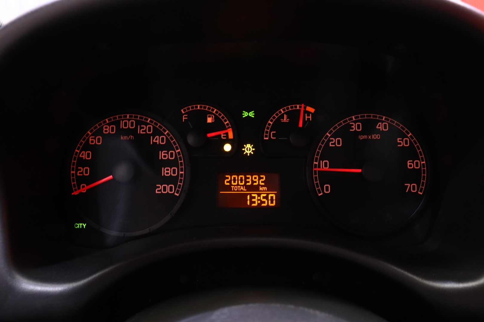 Fiat - Punto - 2D PUNTO HATCHBACK 1.2 // Radio / Ilmastointi / Lohkolämmitin + sisähaara / Mukitelineet / Kangaspenkit // - Viistoperä
