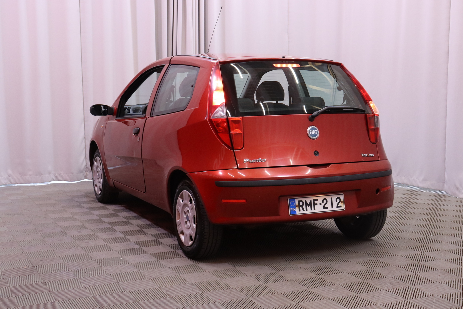 Fiat - Punto - 2D PUNTO HATCHBACK 1.2 // Radio / Ilmastointi / Lohkolämmitin + sisähaara / Mukitelineet / Kangaspenkit // - Viistoperä