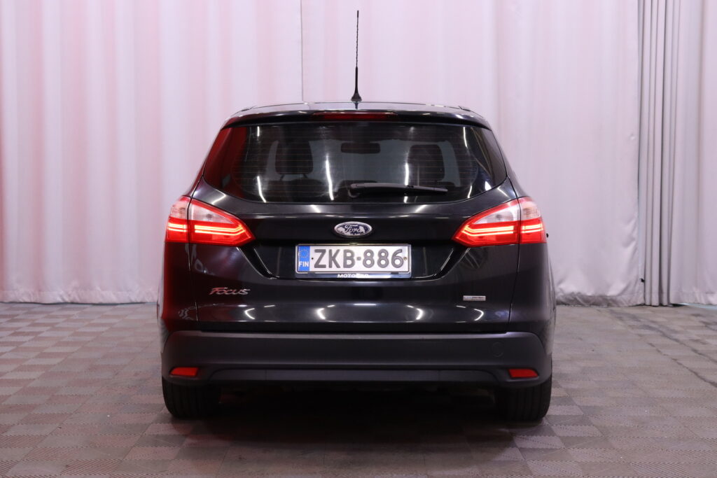 Ford - Focus - 1,0 EcoBoost 125 hv Start/Stop Titanium M6 Wagon // Vakkari / Radio / Kaukosäätöinen keskuslukitus / 2x renkaat // Ford - Focus - 1,0 EcoBoost 125 hv Start/Stop Titanium M6 Wagon // Vakkari / Radio / Kaukosäätöinen keskuslukitus / 2x renkaat // - Farmari