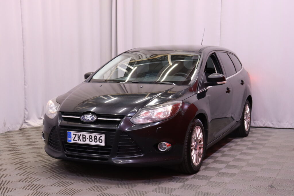 Ford - Focus - 1,0 EcoBoost 125 hv Start/Stop Titanium M6 Wagon // Vakkari / Radio / Kaukosäätöinen keskuslukitus / 2x renkaat // Ford - Focus - 1,0 EcoBoost 125 hv Start/Stop Titanium M6 Wagon // Vakkari / Radio / Kaukosäätöinen keskuslukitus / 2x renkaat // - Farmari