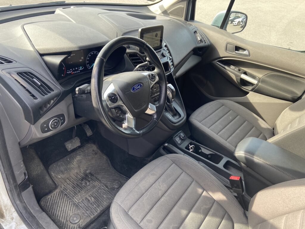Ford - Grand Tourneo Connect - 1,5 TDCi 120 hv A8 Titanium 5-ovinen Ford - Grand Tourneo Connect - 1,5 TDCi 120 hv A8 Titanium 5-ovinen - Tila-auto